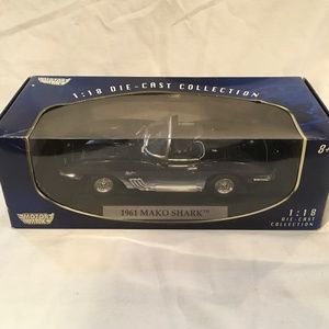 1/18 Diecast Motor Max 1961 Chevrolet Corvette Mako Shark - NEW IN BOX